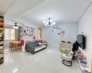 新上房源,低楼层, 适合老人居住,精装修