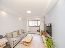 新上!精装修南北通两房、好位置、好楼层、手慢无!