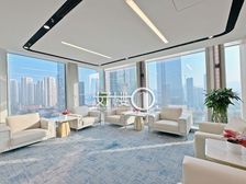 江北嘴金融中心 全新装修 电梯口 可看江 带家具