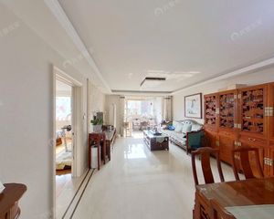 豪华装修 拎包入住 小区中间 诚意出售 看房随时 电梯四层