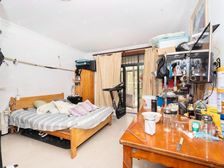 莘庄口南北通三房两卫,带私家大花园,有车库,诚意出售