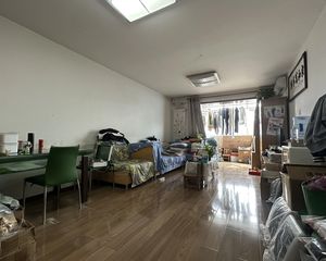 西辛南区精装修两居室出售,价格好谈