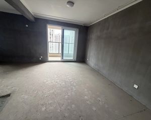 骆驼 带电梯 大两居 高楼层视野好 近医院 朝南 满二