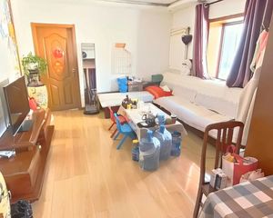 双兴南区大一居室出售,价格好谈