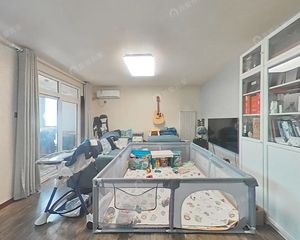 我家房子南北向,二次装修,满五,高楼层,住着很舒服奥