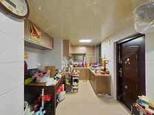 朝南看秋月小区绿化!采光无遮挡非常好!看中还可以谈。