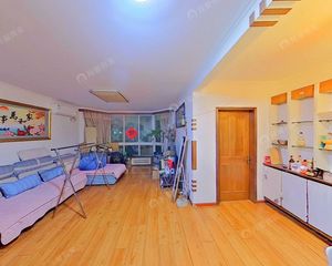 紧邻地铁 商场附近 灵秀山庄·3居室 户型方正