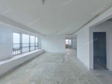 银湖·雍景山城边套三房 户型方正 视野开阔 可随意装修