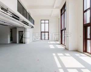 恒大丽宫 三期 独栋别墅 位置不错 可谈价格 纯毛坯 直接装