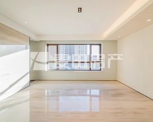 南北通透湖光壹号3室2厅豪华装修
