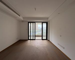 融创东投悦湾3室2厅2卫南朝向360.0万元/套出售