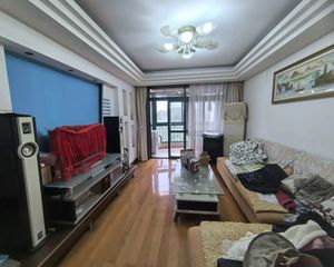 海华六和嘉园3室2厅1卫南朝向125.0万元/套出售