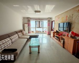育龙馨居,大三居精装修,楼层好采光充足
