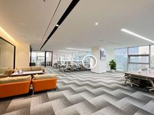 精装修,配全套家具,双面采光领包入住