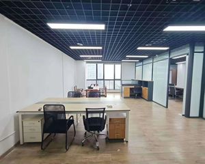 东站旁 九熙广场 带阳台 户型方正 可自用 面积可组合
