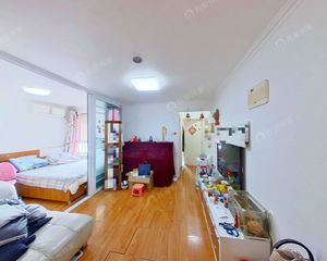 朝新嘉园东里七区,南向一居室,前后无遮挡
