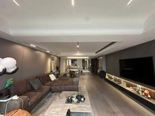 原价挂牌看重价格可以谈,三梯一户带车位,前面楼间距600