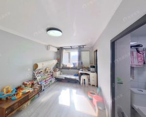 丽都商圈地铁12号线沿线,带电梯,中高层,全明格局,南向两居