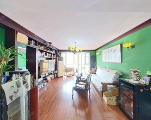 19号线草桥地铁站 恋日嘉园二期南北三居 一梯两户 户型好