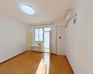 二环里 东城区 天坛南门旁 南北通透 三居室