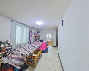 客厅有窗户 芍药居北里 此楼已经改造 98年楼龄 业主诚意卖