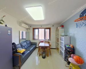 世华龙樾一期西区满5年两居室 自住精装修 中间位置