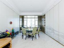 兰香湖壹号品质大平层,四面环湖,俯瞰兰香湖环境美,欢迎品鉴。