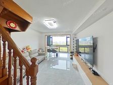 精装修70万,带阁楼,不靠马路,买一层送一层