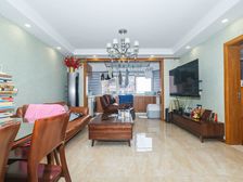 环球港边上地铁大三房,精装修,楼层好采光好