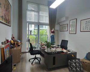 万科滨悦中心1室1厅1卫南朝向138.0万元/套出售