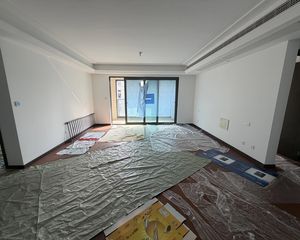 万科格拉美西4室2厅2卫南朝向550.0万元/套出售
