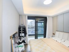 新上边套全明小三房,准新小区,自带会所恒温泳池