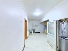 满五年,东西通透一居,户型好,中间楼层,视野好,紧邻广渠路