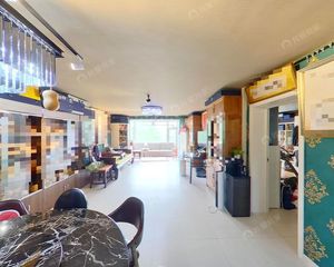回龙观体育公园对面 地铁18号线旁边 龙跃苑二区 中间楼层