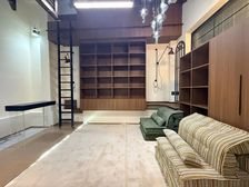东城区东四辛寺胡同临胡同单开门,内复式,带全新装修实景