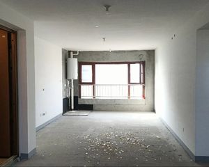 毛坯3室南北通透,交通便利,舒适宜居