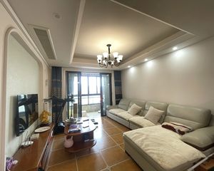 世茂滨江府3室2厅2卫南朝向280.0万元/套出售