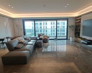 天一晓著5室2厅3卫南朝向990.0万元/套出售