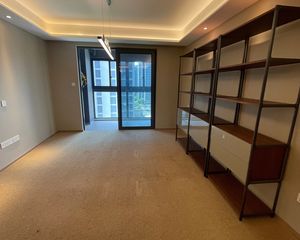云潮中心3室2厅2卫南朝向300.0万元/套出售