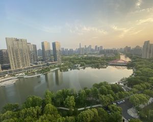 皇冠花园一期3室2厅2卫南朝向368.0万元/套出售
