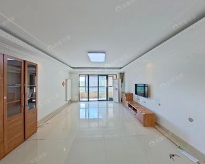 此房着急卖,把边全明,2梯3户,改善3房2卫。