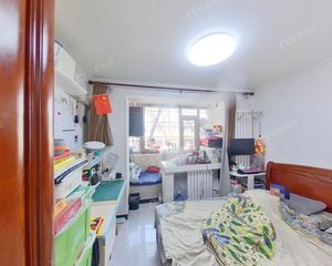 东城区,板楼2层,精装修,生活方便