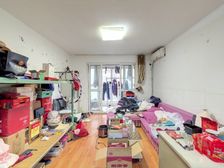 虹梅景苑三街坊电梯大两房,位置好,15号线地铁口,欢迎品鉴。