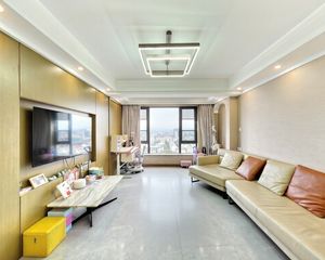 龙湖名景台4室2厅2卫南朝向280.0万元/套出售