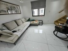 中兴小区4室2厅2卫南朝向175.0万元/套出售