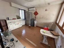 龙府花园一居室130万还可谈