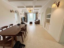 王子中间楼层,三房,位置安静,近,环境好密度低