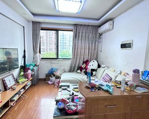 金邑华庭3室2厅1卫南朝向105.0万元/套出售