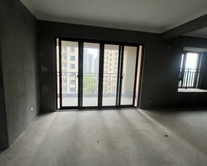 梁祝文化小镇天逸湾二期4室2厅2卫南朝向270.0万元/套出售