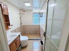 大渡口 新山村 秋实大厦 二房 60平露台